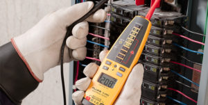 using fluke t pro electrical tester to measure voltage